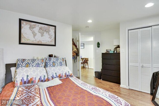 Building Photo - 27 Seaton Plz NE