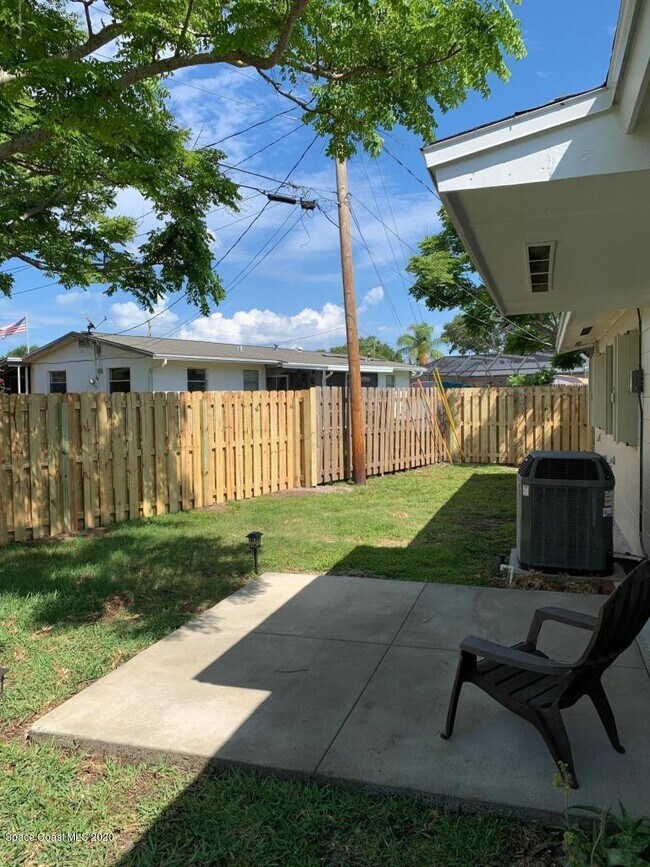 Building Photo - 530 Allen Dr