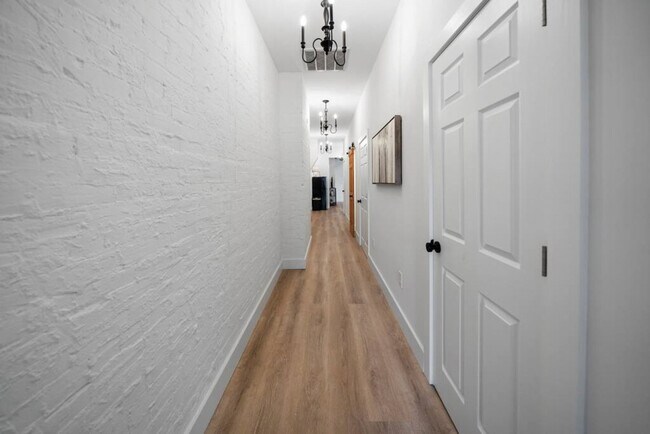 Building Photo - 704 Wayne St