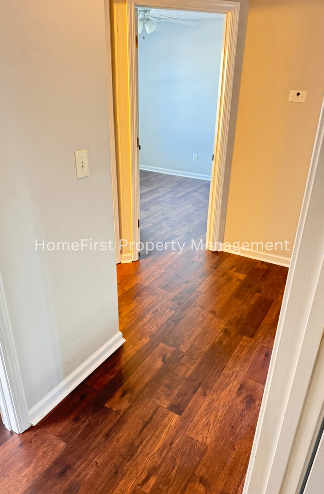 Building Photo - 860 Hidden Stream Dr