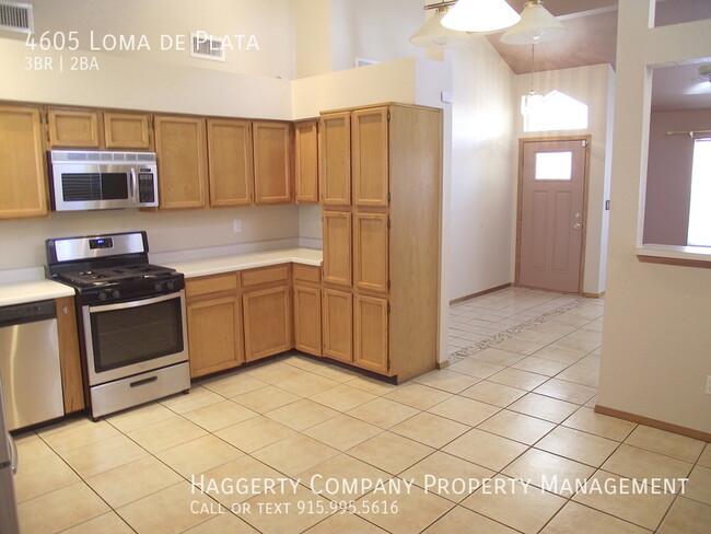 Building Photo - 4605 Loma De Plata Dr