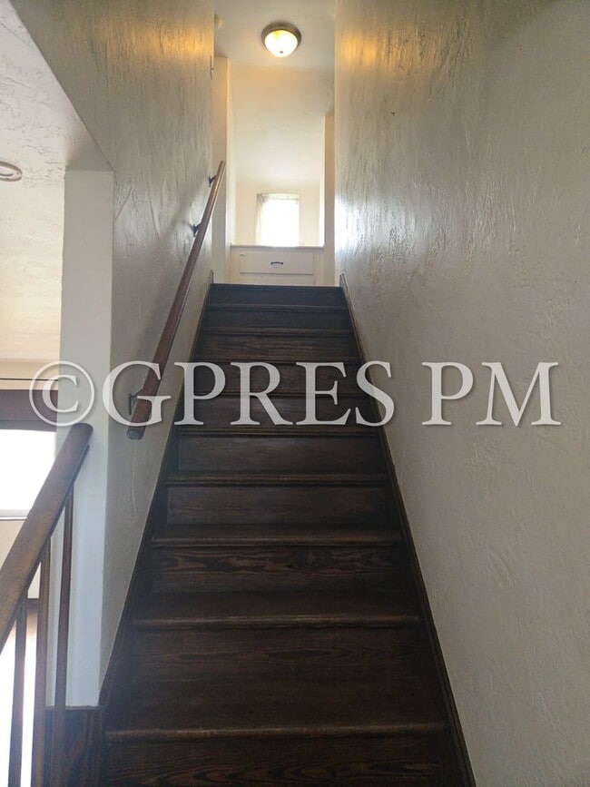 Building Photo - Welcome to this charming 3-bedroom, **Price reduction**