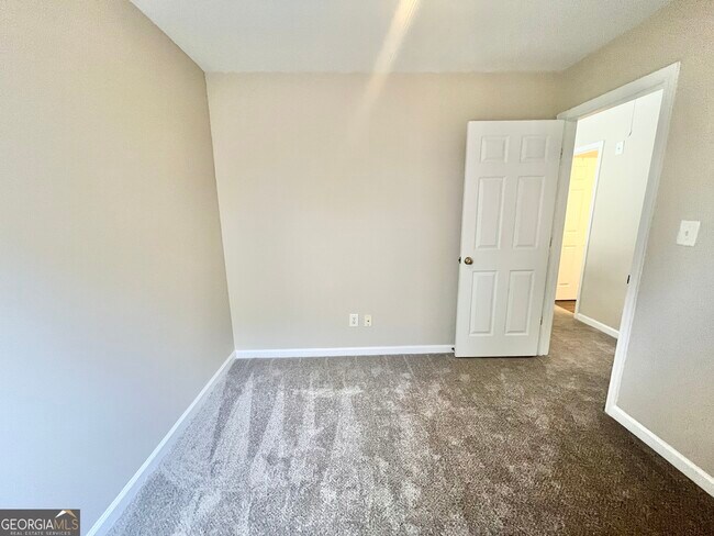 Building Photo - 4713 Autumn Rose Trail