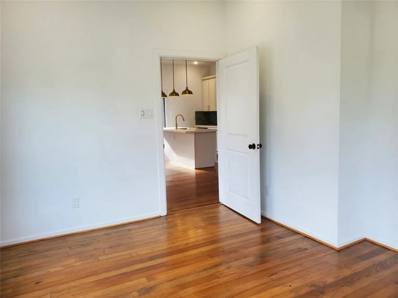 Building Photo - 808 Oakhurst St