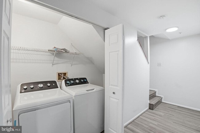 Building Photo - 10718 Kitchener Ct