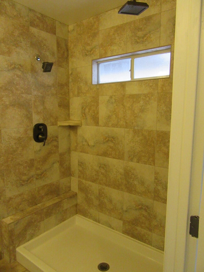 Building Photo - 54865 Avenida Vallejo