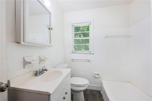 Building Photo - 509 Park Valley Dr NW