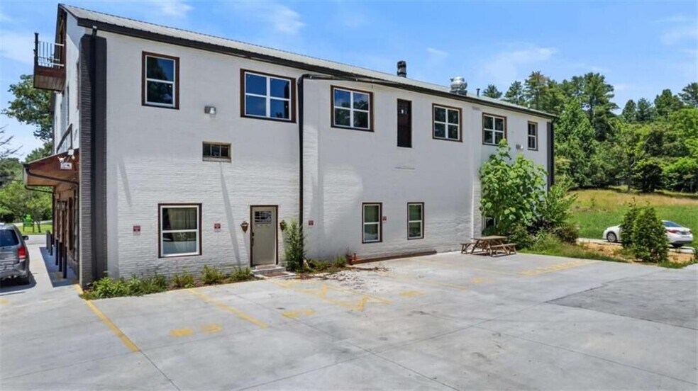 Building Photo - 610 Madola Rd