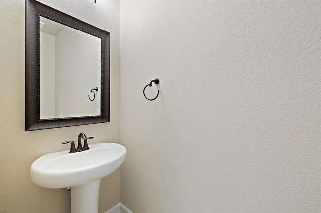 Building Photo - 14920 Cabrillo Way