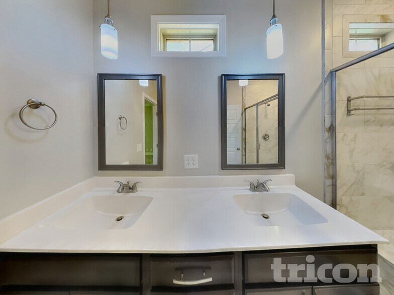 Building Photo - 124 Lucerne Ln