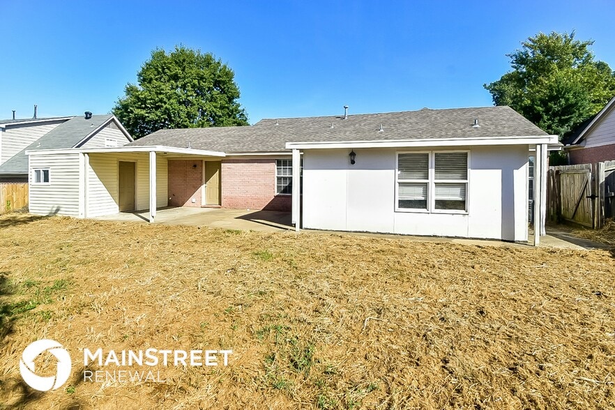 Building Photo - 4079 Shadow Oaks Dr