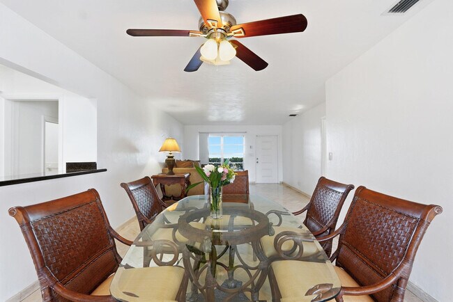 Building Photo - 218 SE 3rd Terrace