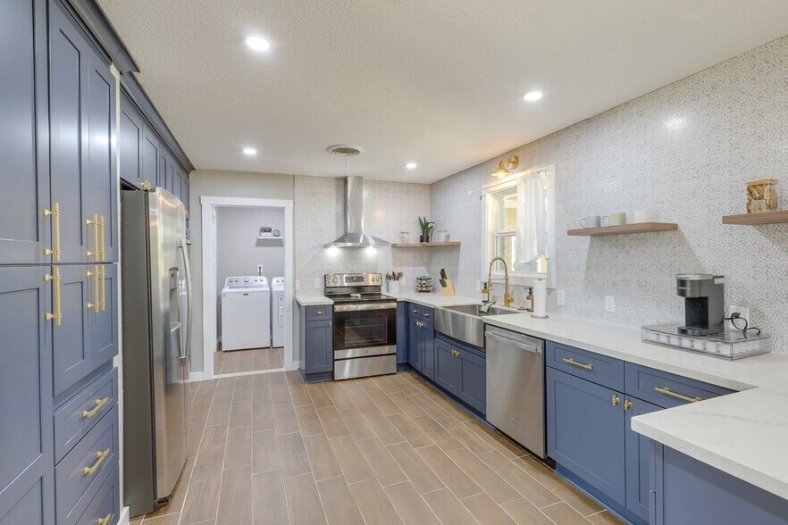 Building Photo - 2601 Bluejay Dr