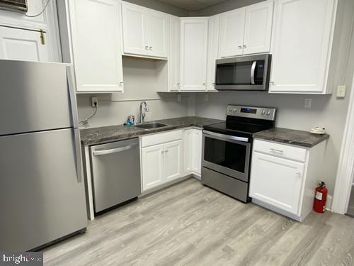 Building Photo - 218 E Market St