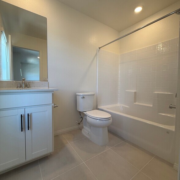 Building Photo - 7061 Cottage Vis Ave