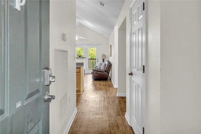 Building Photo - 1431 Harts Ridge Dr