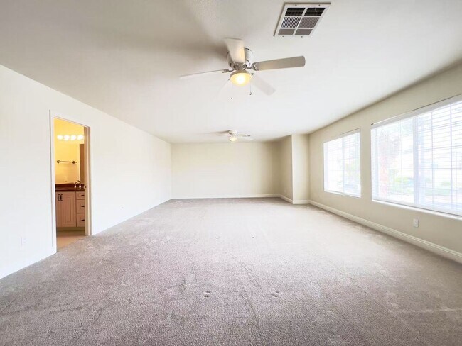 Building Photo - Great location house in Green Valley