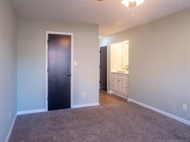 Building Photo - 667 Bartons Landing Pl