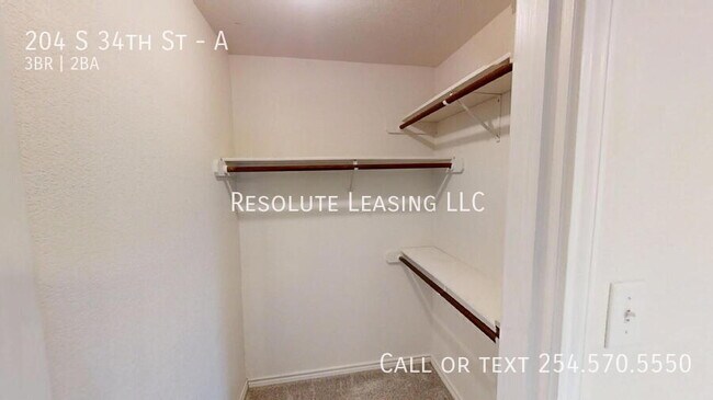 Building Photo - 204 S 34th St