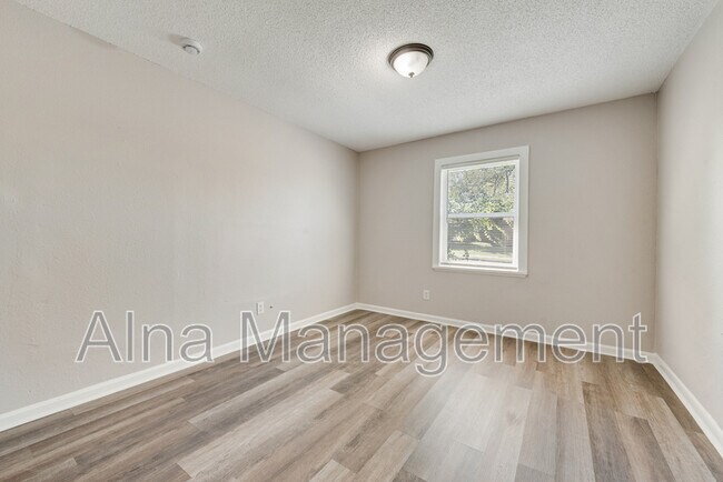Building Photo - 417 Green Canyon Dr