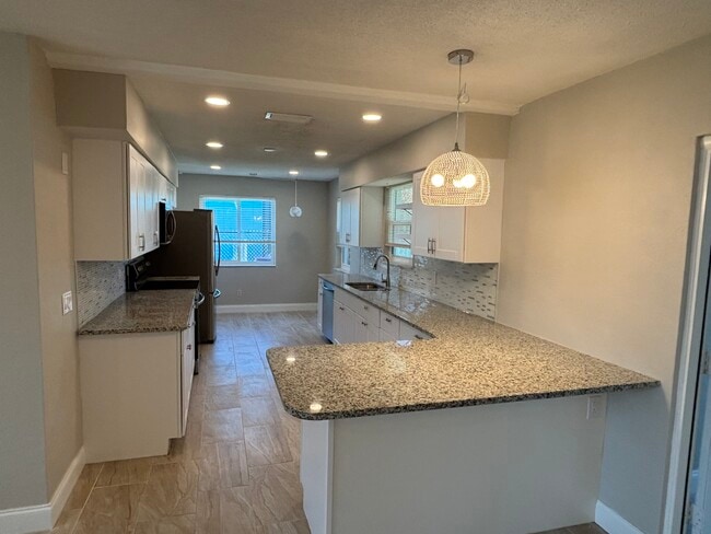 Building Photo - 139 Beau Rivage Dr