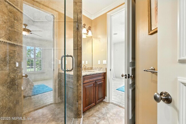 Building Photo - 2061 Crown Dr