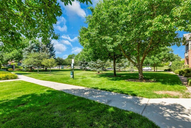 Building Photo - Stylish Longmont Condo with Vaulted Ceilings and Modern Upgrades