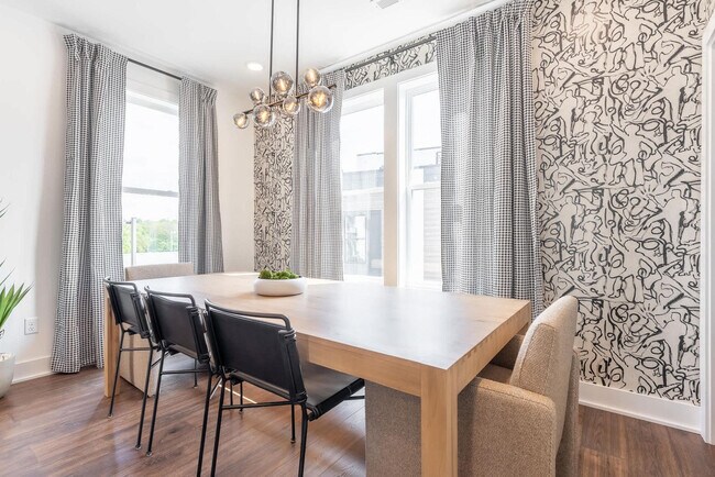 Building Photo - 87 Lucile St