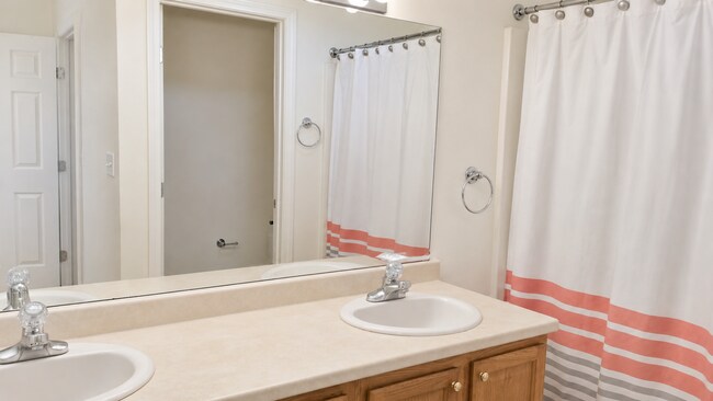 Building Photo - West Lebanon - 3 Bed, 3 Bath - House $3850  plus utilities