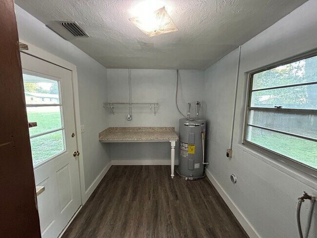 Building Photo - 13904 NW 142 Pl