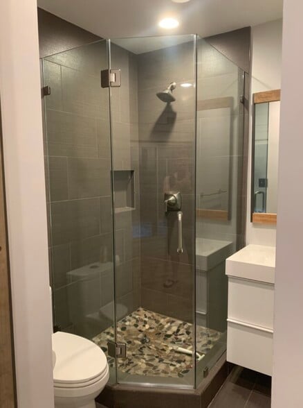 Building Photo - 368 Pershing Dr