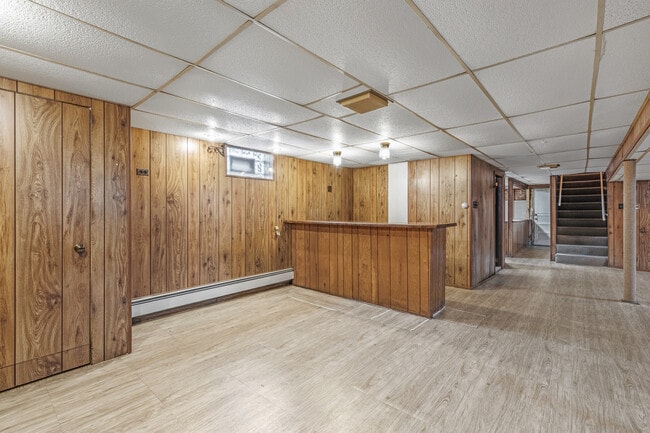 Building Photo - 8736 N Ozark Ave