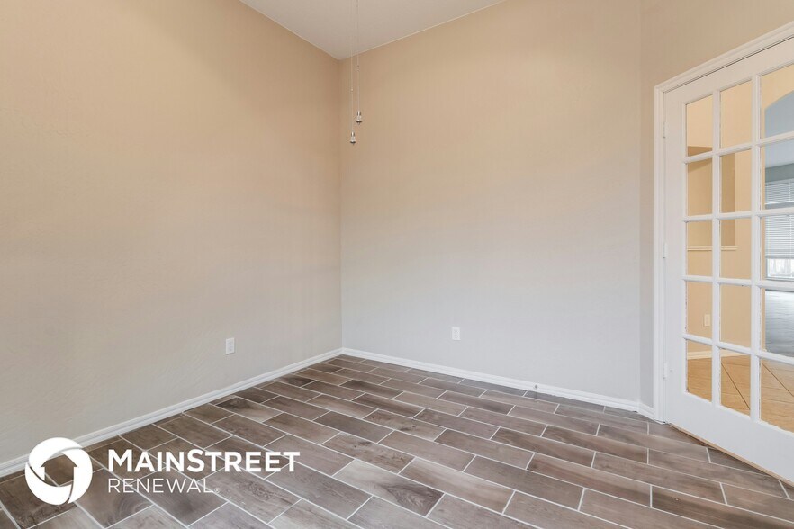 Building Photo - 1125 Oak Creek Dr