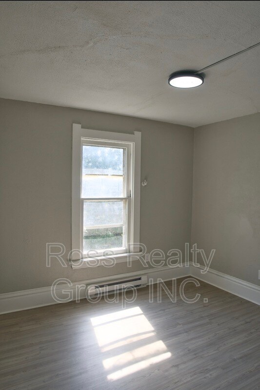 Building Photo - 825 Colburn St
