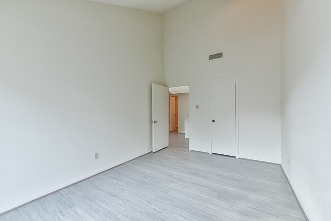 Building Photo - 1811 Veranda Dr