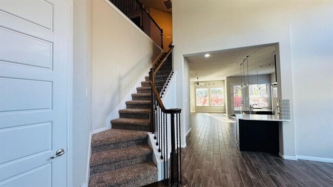 Building Photo - 807 Copper Lake Rd