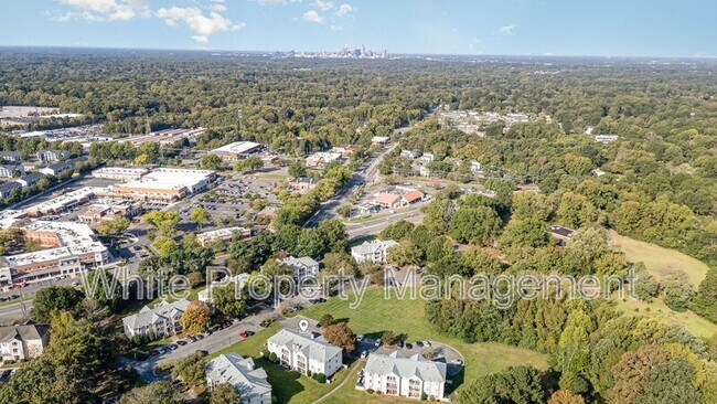 Building Photo - 6165 Meadow Rose Ln