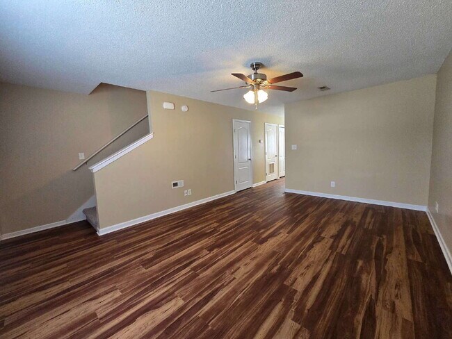 Building Photo - 541B PATRIOT PARK CT, CLARKSVILLE, TN 37042