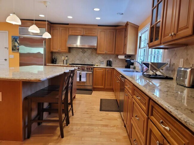 Building Photo - 25567 Willow Pond Ln