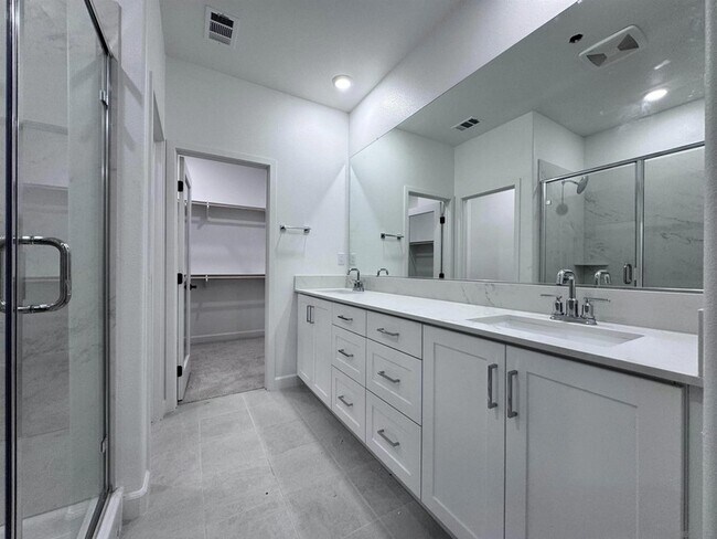 Building Photo - 12045 Sienna Ln