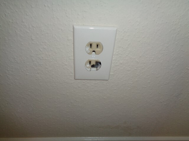 Building Photo - 10211 Golden Sunshine Dr