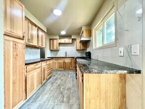 Building Photo - BRAND NEW REMODEL!! CLEAN, FRESH & BRIGHT! ONE LVL: 4 bed/2 bath!