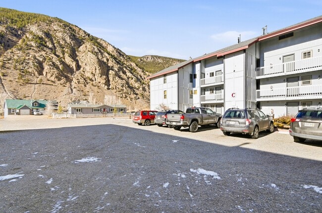 Building Photo - 1901 Clear Creek Dr