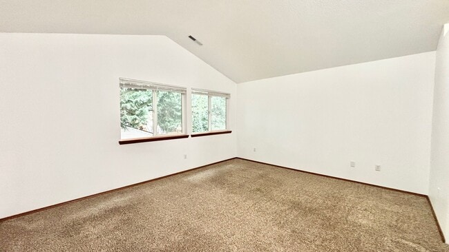 Building Photo - N0611