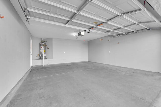 Building Photo - Charming 4-Bedroom Home in a Quiet Las Vegas Community!