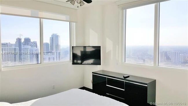 Building Photo - 253 NE 2nd St