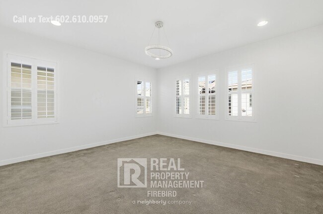 Building Photo - 2342 W Gloria Ln