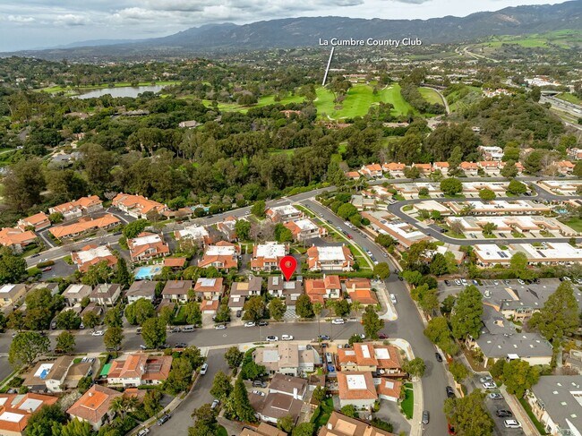 Building Photo - Welcome to this charming 2-bedroom, 1.5-ba...