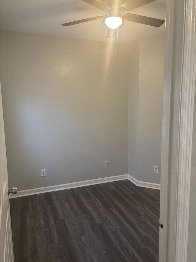 Building Photo - Cozy Two Bedroom, 1 Bath (Plus Bonus room) Home - Across the Street from the Set at FAMU!