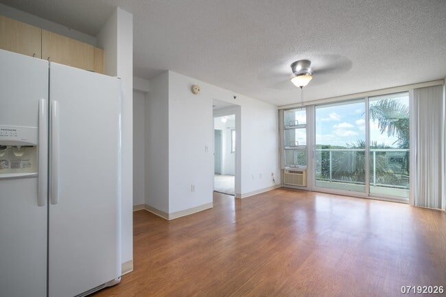 Building Photo - $2,500 / 2br - 2 BED 1 BATH CONDO IN PLANTATION TOWN APTS